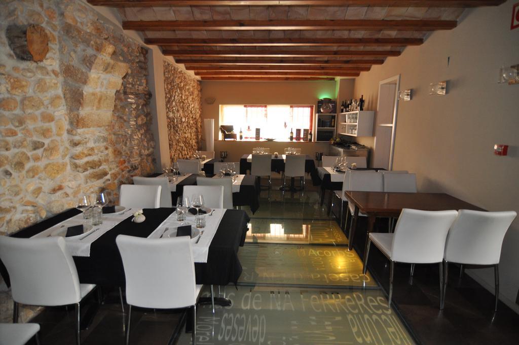Restaurant & Rooms Cabrit Sant Mateu Extérieur photo